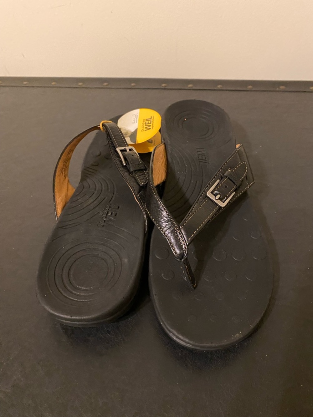 Dr. Andrew Weil Clam & Clarity Black Leather Women's Thong Sandals with Buckle - Picture 7 of 13